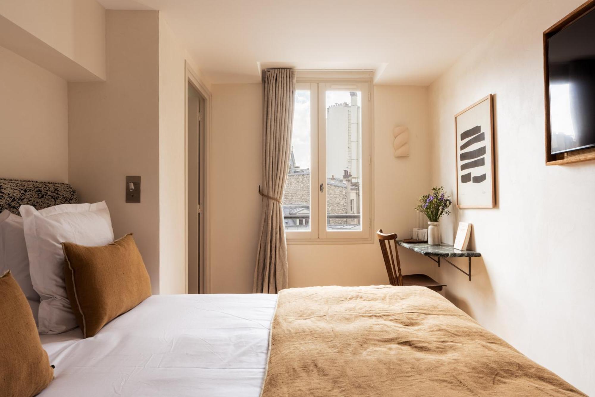 Hotel De La Gaite Paris Exterior photo