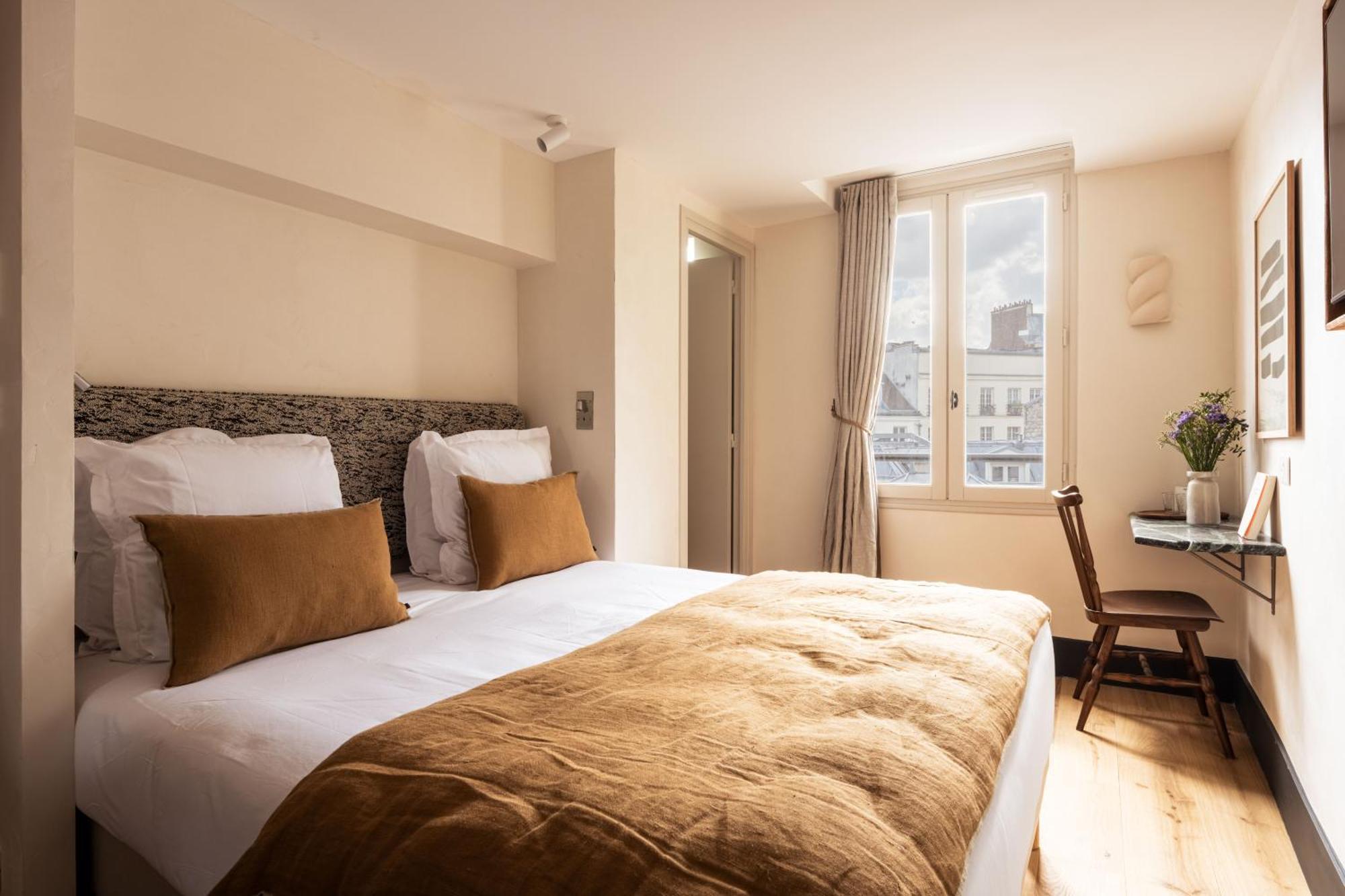 Hotel De La Gaite Paris Exterior photo